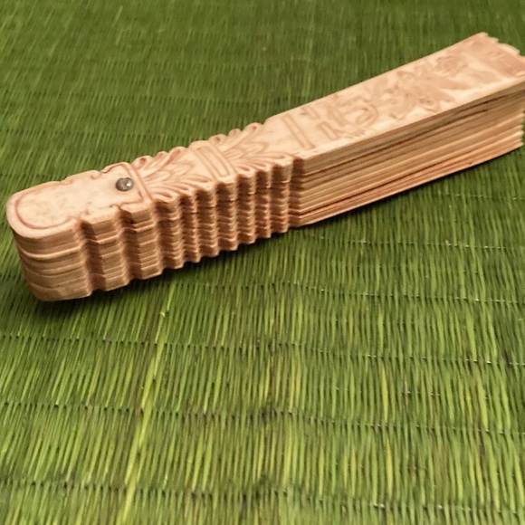 Chinese Crafted Bovine bone Fan - Picture 9 of 14